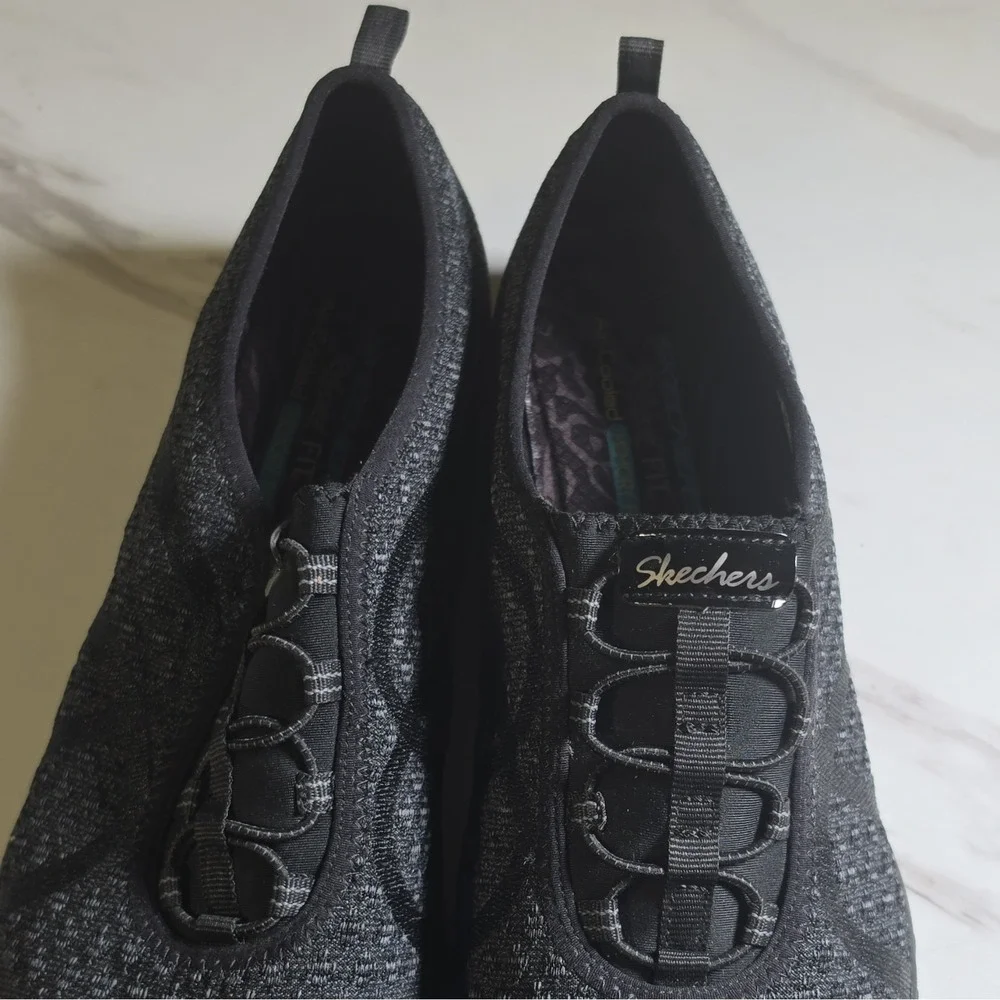 Skechers Breathe Easy Women's Black Knit Slip-On Memory Foam‎ Walking 11M